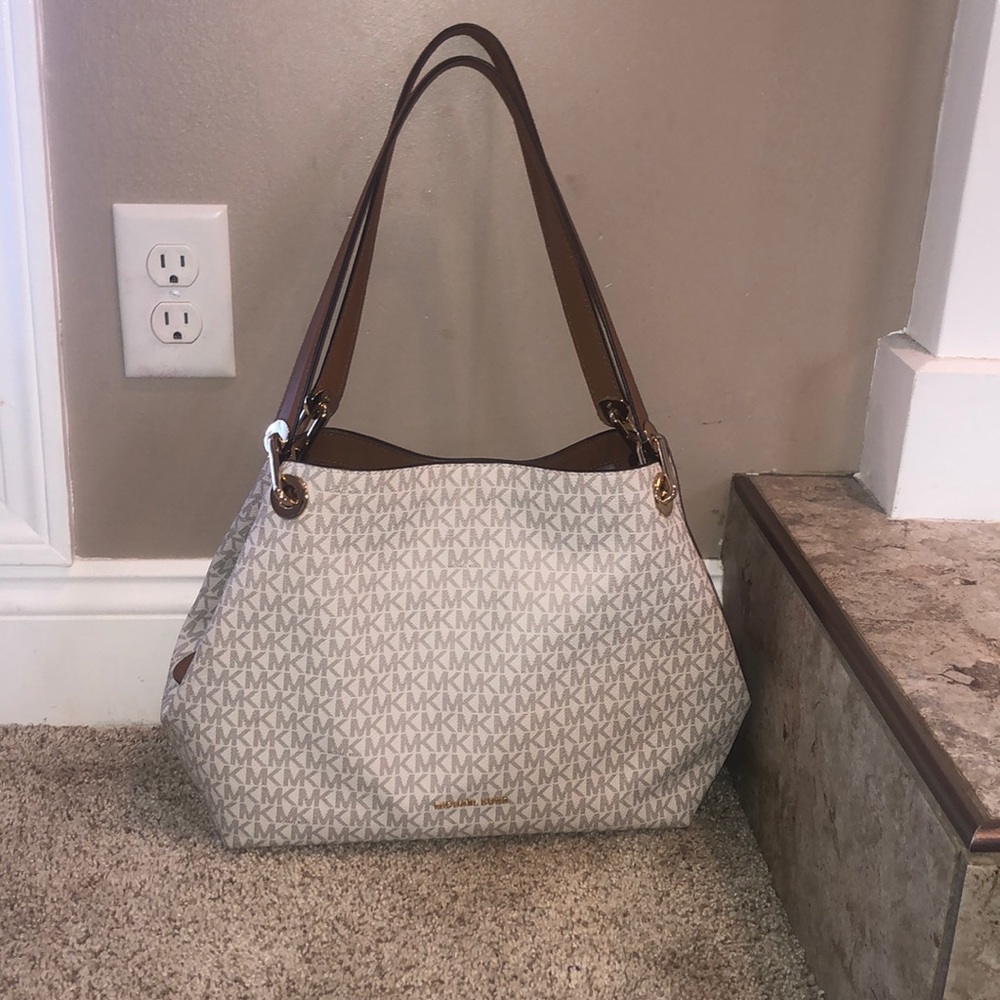 Michale kors purse